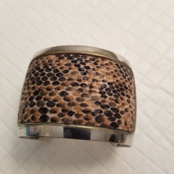 Leopard Print Cuff Bracelet Silver Tone 2 inches wide - Picture 6 of 9